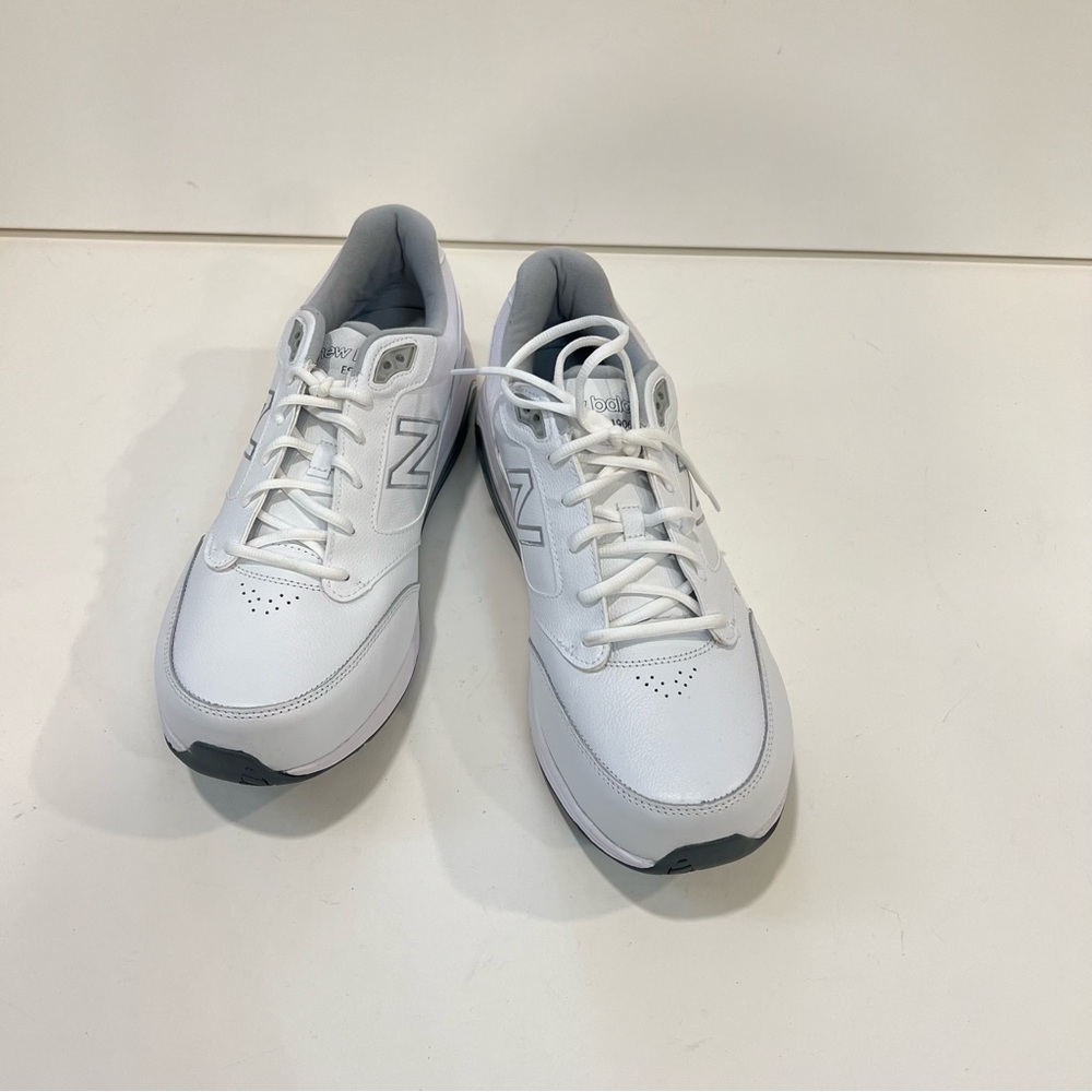 New Balance Men's White Lace Up Sneakers - New Without Box - Size 13 - Reemoly